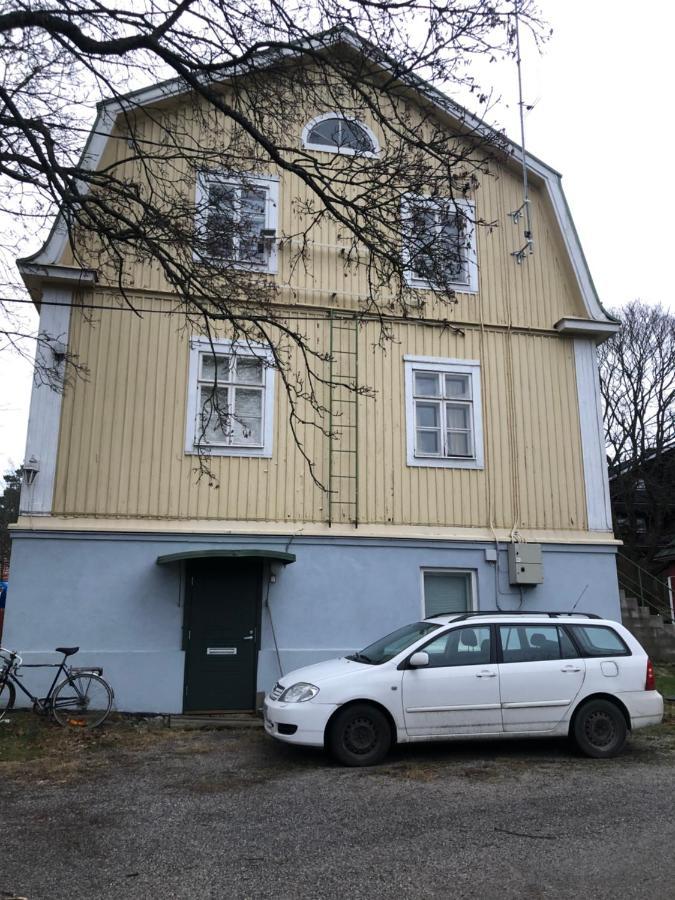 Puutaloyksioe 1 Km Turun Rautatieasemalta Apartment Turku Exterior photo